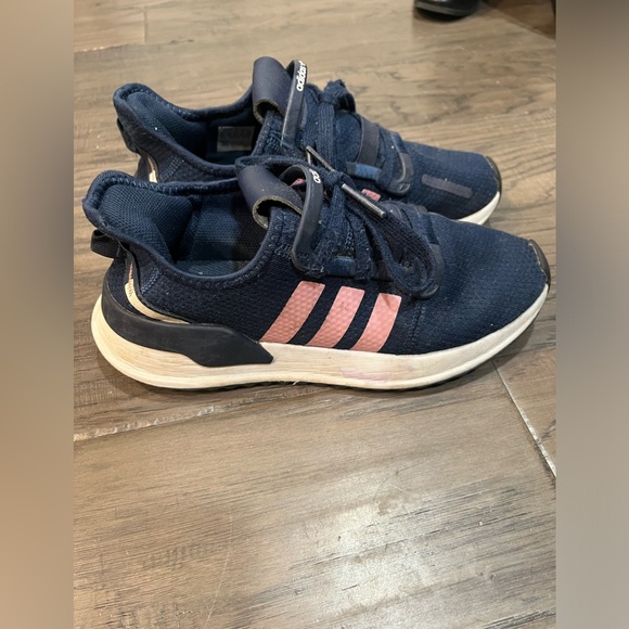 Girls Adidas U Path Run Navy Pink Sneakers - Picture 2 of 11